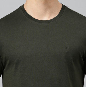 T-shirt basique en coton pour homme, coupe classique, manches courtes, léger, décontracté, idéal pour le sport, les voyages et les tenues quotidiennes. - Product Image 4