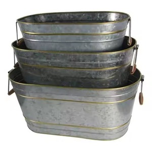 Ensemble de jardinières en métal galvanisé rustique, forme ovale avec poignées, durable pour une utilisation en extérieur, conteneur pour fleurs et plantes vertes - Product Image 6