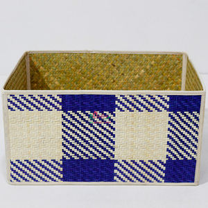 Cesta de Almacenamiento Multifuncional Tejida con Hojas de Palma, Ecológica y Duradera, Organizador de Artículos para el Hogar, Diseño a Cuadros Azul y Blanco - Product Image 6