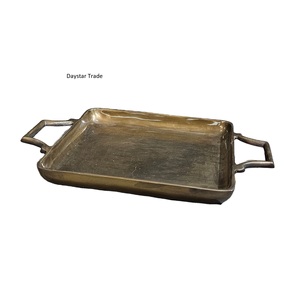 Bandeja de Servir Decorativa de Aluminio Premium con Asas, Bandeja de Mesa Moderna para Decoración del Hogar - Product Image 1