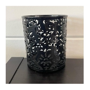 Pot en métal personnalisé pour bougies, prix usine, disponible en différentes couleurs et designs - Product Image 1