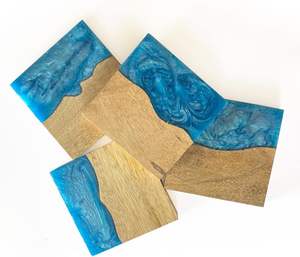 แผ่นรองแก้วเรซิ่นอีพ็อกซี่ไม้กระถินณรงค์พรีเมียม งานแฮนด์เมด แผ่นรองแก้วดีไซน์ไม่ซ้ำใคร ของตกแต่งครัว แผ่นรองแก้วสำหรับโต๊ะกาแฟ - Product Image 1