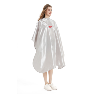 Capas de Peluquería de Poliéster Satinado de Calidad Superior, Accesorios para Corte de Cabello, para Salón de Belleza, Precio de Fábrica, Venta al Por Mayor - Product Image 3