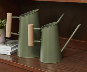 Regadera moderna de metal con mango de madera, color verde oliva, 14.25 x 6.5 x 10.75 pulgadas, herramienta de jardinería pequeña para riego en interiores y exteriores - Product Image 4