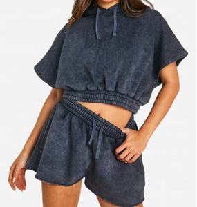 Ensemble de survêtement d'été décontracté pour hommes, de haute qualité, respirant, délavé à l'acide, avec haut sans manches à capuche et short, vente en gros - Product Image 1