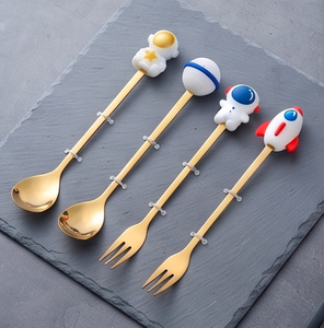 Juego de cubiertos estilo astronauta, de acero inoxidable, con temática espacial, perfecto para cenas creativas, fiestas, bodas y regalos. - Product Image 1