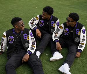 Veste universitaire personnalisée pour homme, veste bomber de baseball noire et violette avec broderie de crâne | Fabricant en gros OEM/ODM - Product Image 6