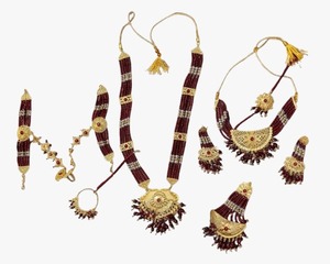 Conjunto de Collar con Colgante y Aretes con Piedras Chapadas en Oro de Primera Calidad, Estilo Clásico, para Bodas y Festivales - Product Image 1