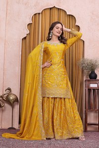 Traje de Boda Tradicional Indio-Pakistaní de Seda Amarilla Bordada para Mujer, Corte Holgado, Largo hasta el Suelo - Product Image 5