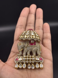Pendentif éléphant en argent plaqué or avec gouttelette Chattar pour bijoux de mariage ethniques pour femmes - AMAIRA JEWELS - Product Image 6