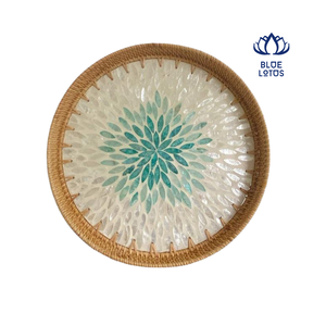Plateau en rotin artisanal de qualité supérieure avec incrustation de nacre, panier tissé naturel, décoration d'intérieur - LOTUS BLEU du Vietnam - Product Image 1