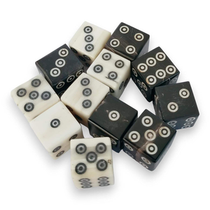 Dados redondos de hueso blanco de 12mm, 14mm, 16mm, 18mm, 20mm, 22mm al por mayor con puntos negros y diseño de letras de animales para juegos de mesa - Product Image 5