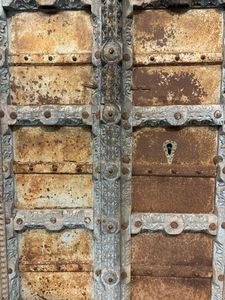 Paneles de Puerta de Madera Maciza Antigua con Marco Tallado a Mano, Puerta Principal de Lujo para Villas, Restaurantes, Hoteles y Hogares - Product Image 5