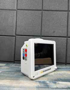 Dispositivo de Monitoreo Médico KAARYA 7 con Batería Integrada, Construcción de Acero y Aluminio, Garantía de 2 Años - Product Image 1