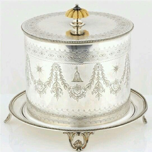 Soupière grecque élaborée en argent avec têtes de bélier et pieds en forme de patte, un centre de table majestueux disponible à prix de gros. - Product Image 6