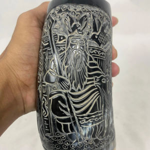 Taza de Cuerno Tallada a Mano, Ecológica, Hecha en India, Ideal para Cumpleaños, Bodas y Noches de Juegos - Product Image 1