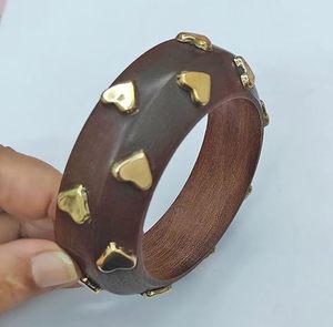 ชุดกำไลข้อมือไม้ทำมือ แรงบันดาลใจจากสังเกรีย กำไลไม้ 3 ชิ้น แกะสลักด้วยมือ ตกแต่งด้วยเศษทองเหลืองขัดเงา งานฝีมืออุตะร์ - Product Image 1