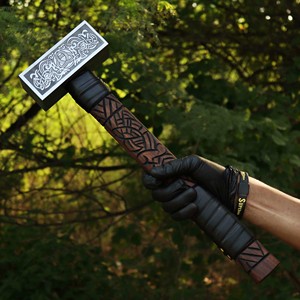 Marteau Viking Mjolnir DIY fait main OEM, Marteau de guerre nordique décoratif avec manche en bois gravé et texture antidérapante, 18 pouces, objet de collection - Product Image 6