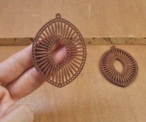 Pendentif en bois en forme de soleil, fourniture artisanale pour la fabrication de bijoux, forme découpée décorative - Product Image 5