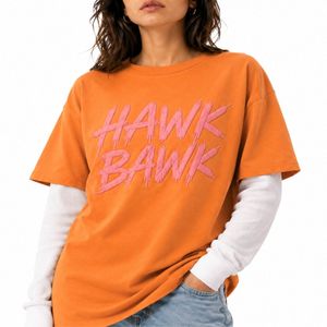 T-shirt double couche pour femme, moderne avec logo rose imprimé, coupe ample, style décontracté, col rond, confortable pour tous les jours - Product Image 1