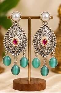 Boucles d'oreilles pendantes vintage en laiton plaqué argent avec perles naturelles, style chandelier, pour femme, idéales pour les soirées - Product Image 3