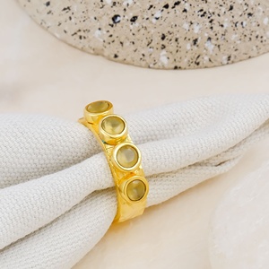 Anillos de Banda de Latón con Ojo de Gato Beige y Múltiples Piedras, Chapados en Oro, Hechos a Mano, Ajustables, con Piedras Preciosas de Moda - Product Image 1