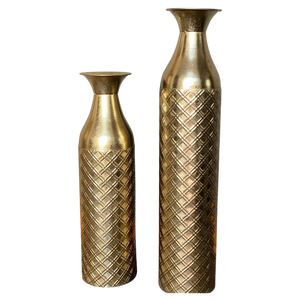 Vase de table minimaliste en métal, finition blanche, pour fleurs et décoration, idéal pour la maison et les mariages. - Product Image 4