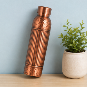 Bouteille d'eau artisanale en cuivre pur, rainurée et martelée, pour la maison, les voyages et les fêtes - Product Image 2