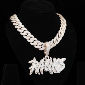 จี้เพชรโมซานไนต์แบบ Iced Out VVS สองสี เงินแท้ 925 ชุบทอง 18k จี้ตัวอักษรแบบฮิปฮอปสั่งทำได้ ผ่านการทดสอบเพชร - Product Image 3