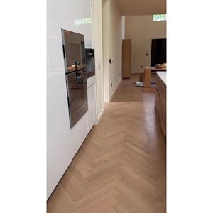White Oak Herringbone Engineered Hardwood Flooring 5/8 in X 5 in X 30 in Natural Oak Click Lock Parquet - Product Image 2