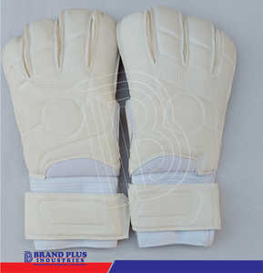 ถุงมือผู้รักษาประตูฟุตบอล Brand Plus Professional รุ่น Roll Finger โฟม EVA เยอรมัน ยึดเกาะสูง กันน้ำ - Product Image 2