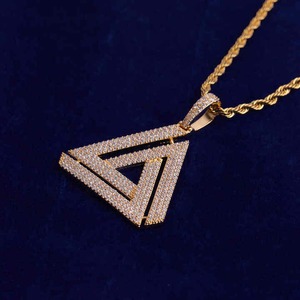 Nouvelle Tendance Pendentif Collier Hip Hop en Argent Sterling de Luxe, Forme Pyramide Triangulaire, Sertie de Diamants - Product Image 3