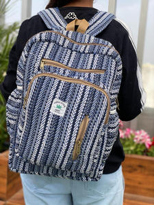 Sac à dos à rayures en chanvre écologique Sac en fibre naturelle durable avec compartiment pour ordinateur portable Idéal pour les voyages, l'école, la randonnée et l'utilisation quotidienne - Product Image 3