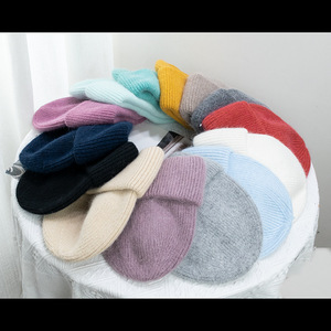 Gorro de lana cálido y moderno para mujer, gorro de invierno de punto con piel sintética, gorro de esquí con bordado 3D y jacquard para actividades al aire libre - Product Image 2