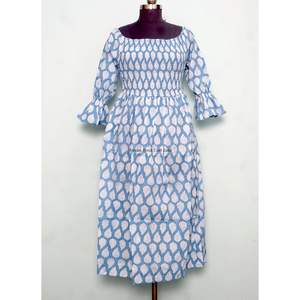 Vestido Mini de Verano con Estampado Floral, Cuello Redondo, Manga Corta, Tejido de Algodón Orgánico Cómodo, Detalle de Botones, Estilo Casual de Playa Hindú - Product Image 1