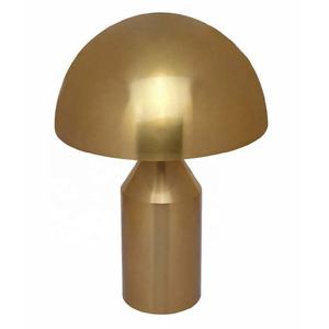 Lampe de table en aluminium de haute qualité, écologique, avec finition polie, design moderne pour la décoration du salon et de la chambre à coucher - Product Image 2