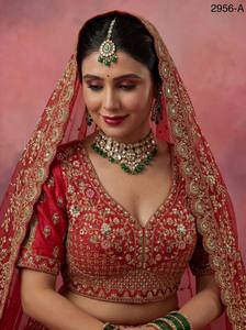Colecciones de Terciopelo para Novias Indias con Trabajo Zarkhan de Fabzone Modelo FZBELLA - Product Image 2