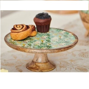 Support à gâteau décoratif artisanal en bois finition antique avec support métallique design pour présentation de gâteaux - Product Image 4