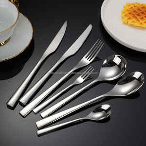 Cuchara de Acero Inoxidable Pulido a Espejo Personalizada con Mango Largo, Diseño Moderno, Ecológica, para Uso Doméstico y en Restaurantes - Product Image 4