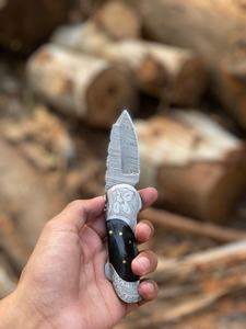 Navaja Plegable de Acero de Damasco Pasha Enterprises con Mango Decorativo de Cuerno Negro, Diseño Delgado Premium, OEM Personalizable, 3 Años de Garantía - Product Image 4