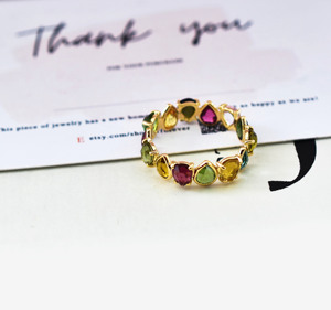 Hermoso Anillo de Eternidad con Turmalina en Forma de Pera Multicolor Natural Botánica en Oro de 14K - Product Image 6