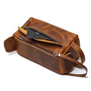 Neceser de Cuero Genuino Premium para Hombre y Mujer, Bolsa de Aseo Duradera para Viaje, Organizador de Artículos de Aseo Elegante, Estuche Impermeable Color Bronceado - Product Image 3