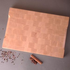 Planche à découper rectangulaire en bois robuste Artizon Studio, lavable au lave-vaisselle, durable et réutilisable pour la préparation quotidienne en cuisine - Product Image 3