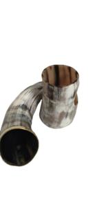 Cuerno Vikingo Artesanal para Beber de 12 Pulgadas, Taza de Cuerno de Buey Natural con Borde de Latón y Punta de Lobo, Copa Nórdica Medieval para Cerveza, con Soporte - Product Image 3