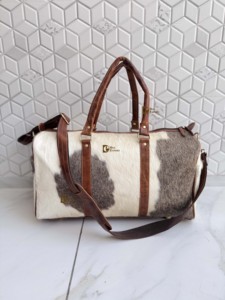 Sacs de voyage en cuir de vache véritable, multi-usages, sacs faits à la main, sac de voyage unisexe, grande taille, sac de voyage en cuir de vache à poils - Product Image 2