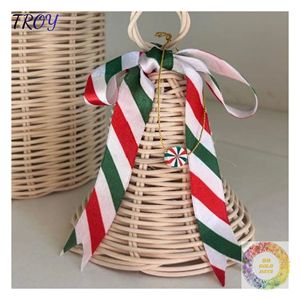 Décoration de cloche en rotin faite à la main, ornement suspendu tissé blanc pour les célébrations de Noël et la décoration saisonnière rustique - Product Image 4