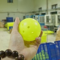 Bola Pickleball Vietnam OEM Disetujui USAPA 40 Lubang 26g Satu Bagian Cetakan Terpadu Untuk Latihan Indoor Outdoor Turnamen Pemasok Olahraga