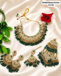 Ensemble de bijoux Kundan Pastel Premium plaqué or antique avec collier, boucles d'oreilles et Maang Tikka ornés de zircons et de perles, style ethnique indien de mariée - Product Image 3