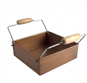 Porte-mouchoirs en fer avec poignée en bois, design antique, parfait pour une utilisation élégante à la table et une décoration intérieure raffinée - Product Image 1