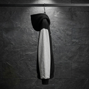 Sweat-shirt à capuche surdimensionné en molleton noir et gris contrastant avec poche kangourou, style streetwear - Product Image 3